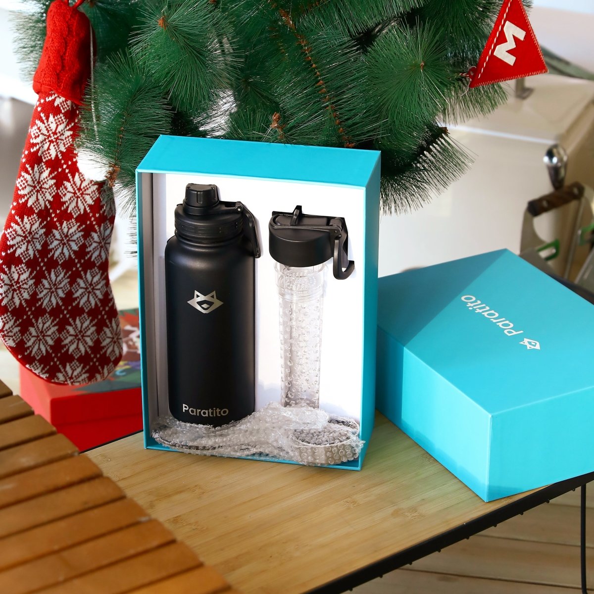PARATITO Geschenkbox mit Bottle, Sport Cap, Straw Cap, Teesieb und Fruchteinsatz